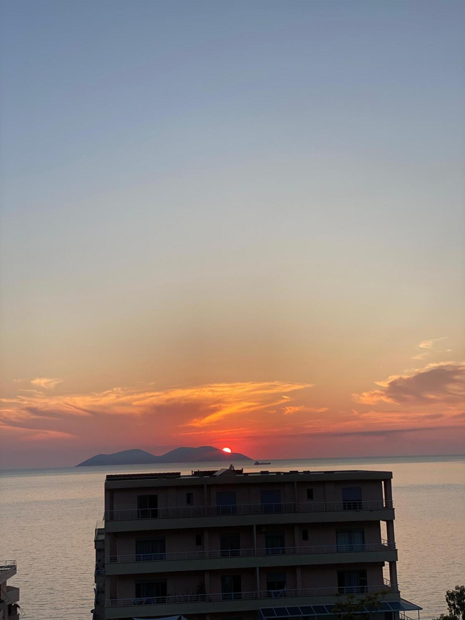 Sea View Apartment Vlorë Екстериор снимка