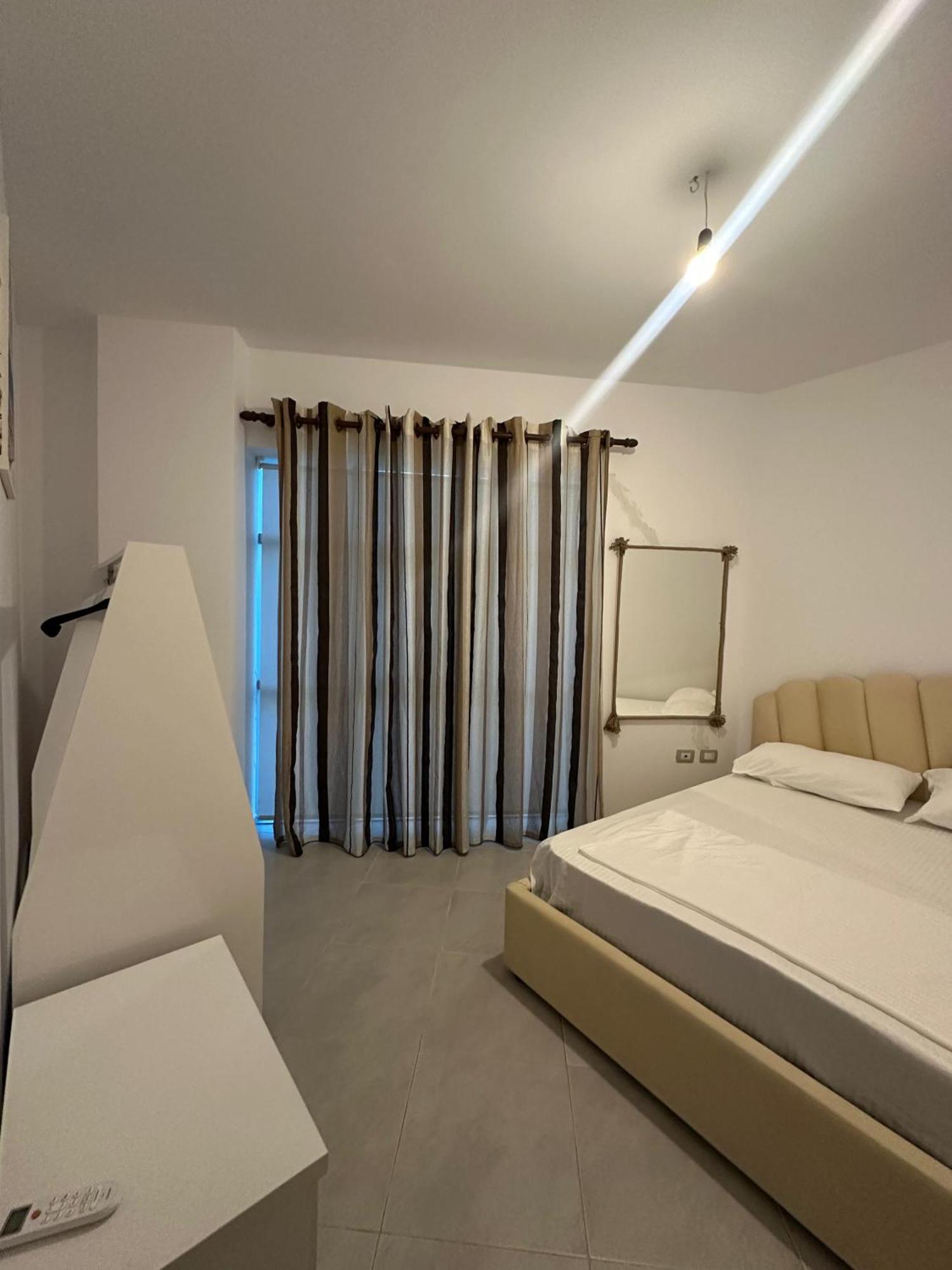 Sea View Apartment Vlorë Екстериор снимка